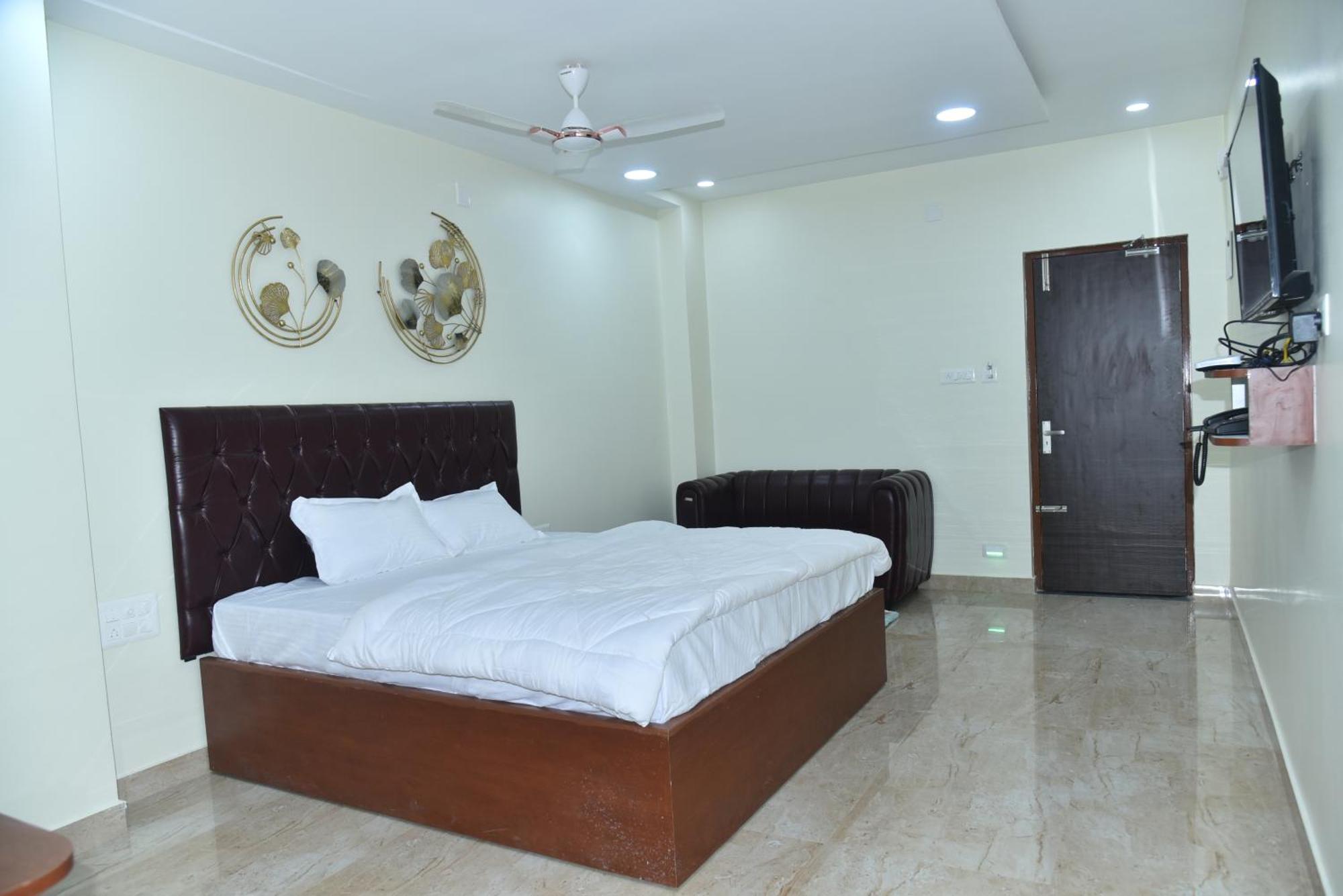 The Paradise Guest Inn Nellore Exteriör bild